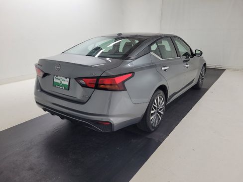 Used 2023 Nissan Altima 2.5 SV AWD/4WD image 9