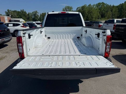 Used 2022 Ford F350 XLT w/ XLT Premium Package AWD/4WD image 18