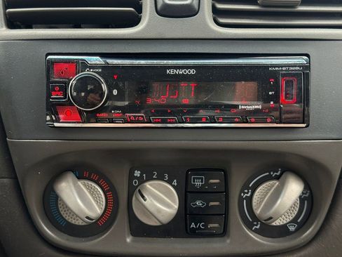 Used 2003 Nissan Sentra GXE image 29