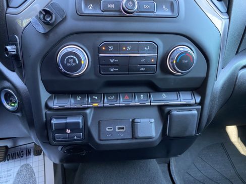 Used 2024 Chevrolet Silverado 2500 Custom w/ Custom Value Package image 28