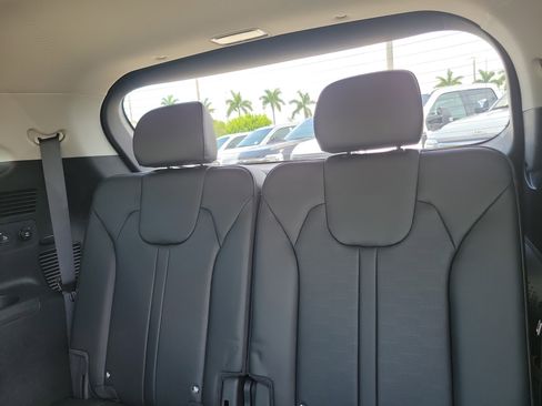 Used 2025 Kia Sorento S w/ Panoramic Sunroof Package FWD image 16