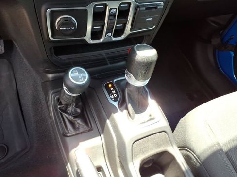 Used 2023 Jeep Wrangler Unlimited Sport AWD/4WD image 14