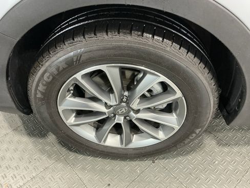 Used 2019 Hyundai Santa Fe XL SE image 36
