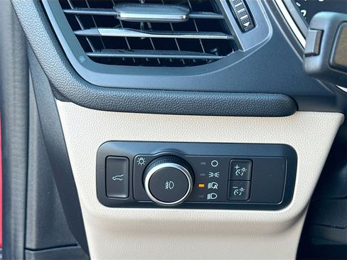 Used 2022 Ford Escape SEL image 10