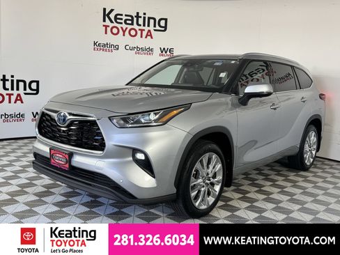 Certified 2024 Toyota Highlander Limited AWD/4WD image 10