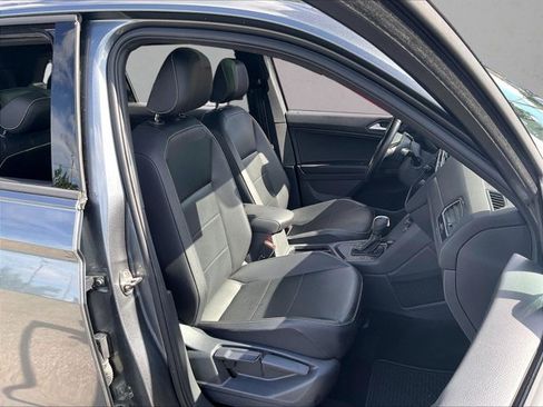 Used 2021 Volkswagen Tiguan SE R-Line FWD image 9