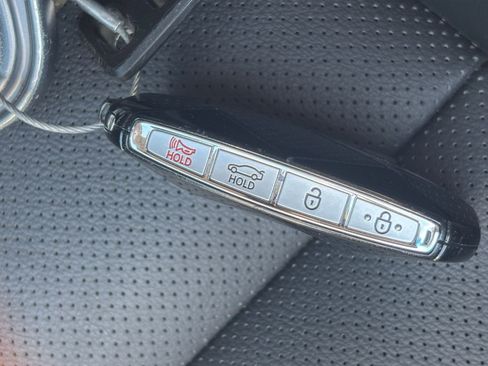 Used 2025 Genesis G70 2.5T AWD/4WD image 20