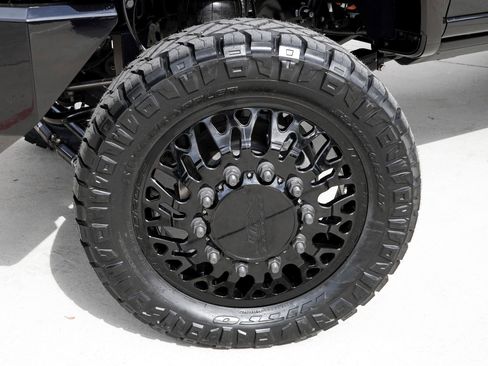 Used 2026 Ford F450 Platinum w/ FX4 Off-Road Package AWD/4WD image 32