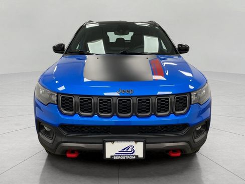 Used 2025 Jeep Compass Trailhawk AWD/4WD image 39
