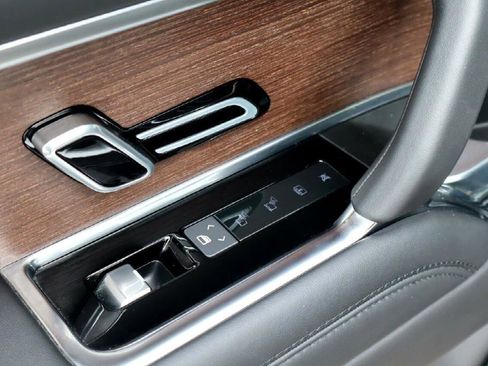 Used 2023 Land Rover Range Rover SE image 21