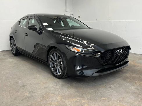 Used 2021 MAZDA MAZDA3 s FWD image 3