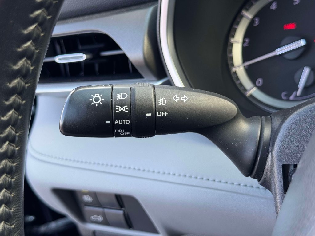 Used 2022 Toyota Highlander XLE AWD/4WD image 24