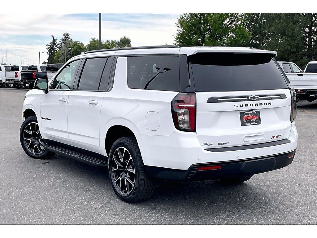 Used 2024 Chevrolet Suburban RST w/ Luxury Package AWD/4WD image 13