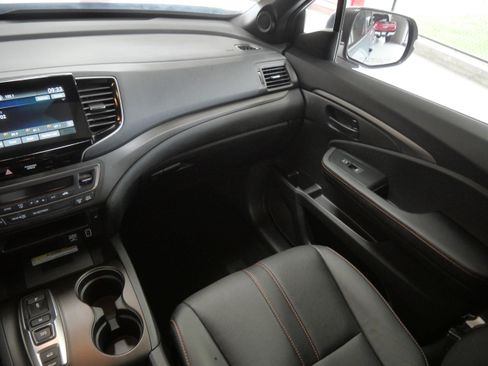 Used 2022 Honda Passport TrailSport image 11