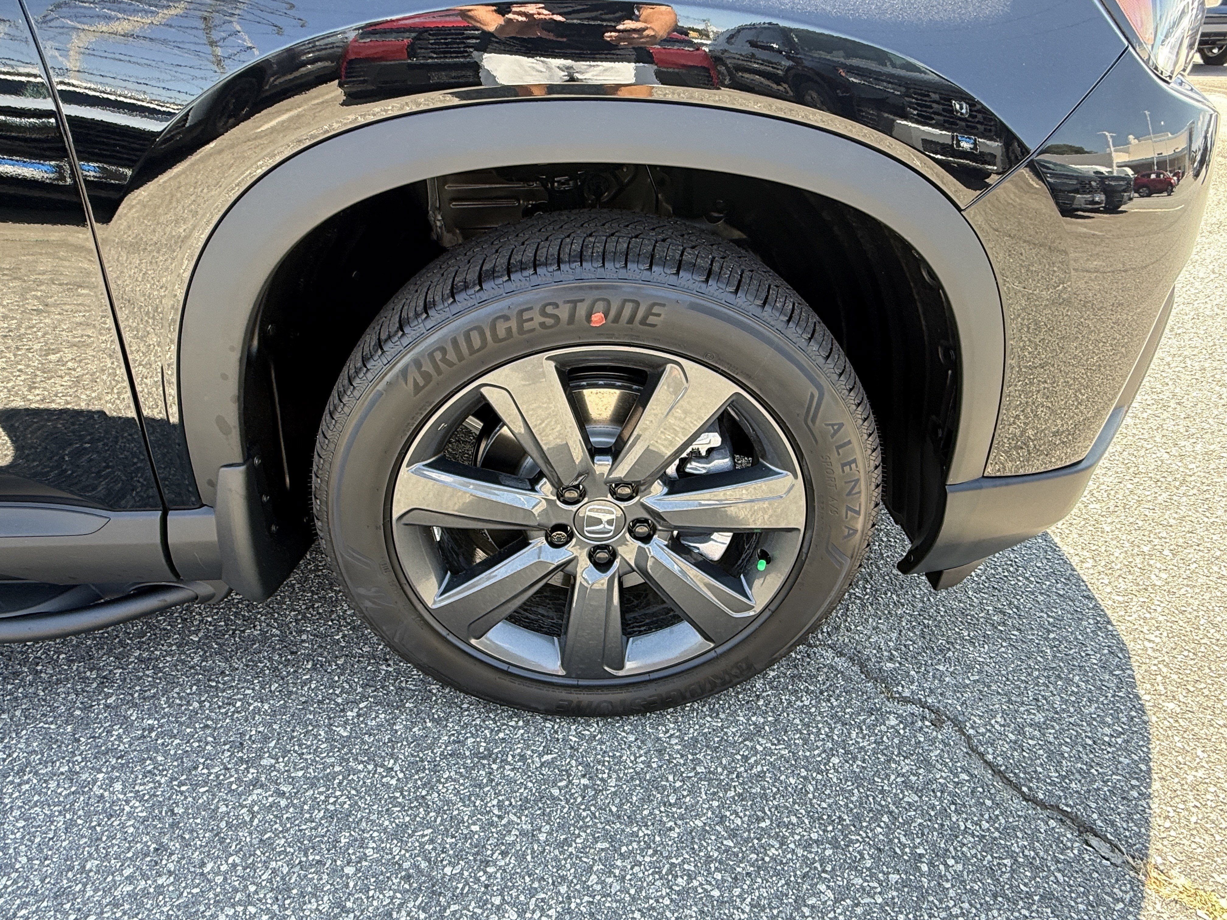 New 2026 Honda Pilot Sport image 13