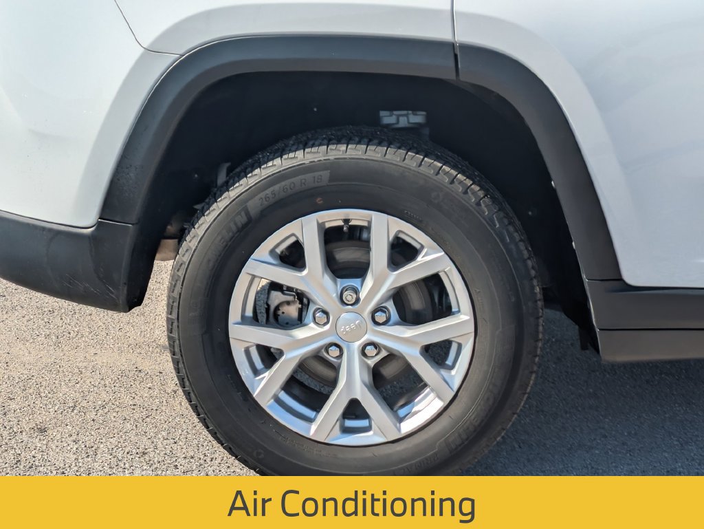 Used 2023 Jeep Grand Cherokee Limited RWD image 12