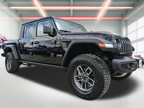 Used 2026 Jeep Gladiator Mojave AWD/4WD image 4