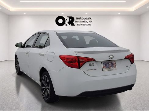 Used 2018 Toyota Corolla SE FWD image 4