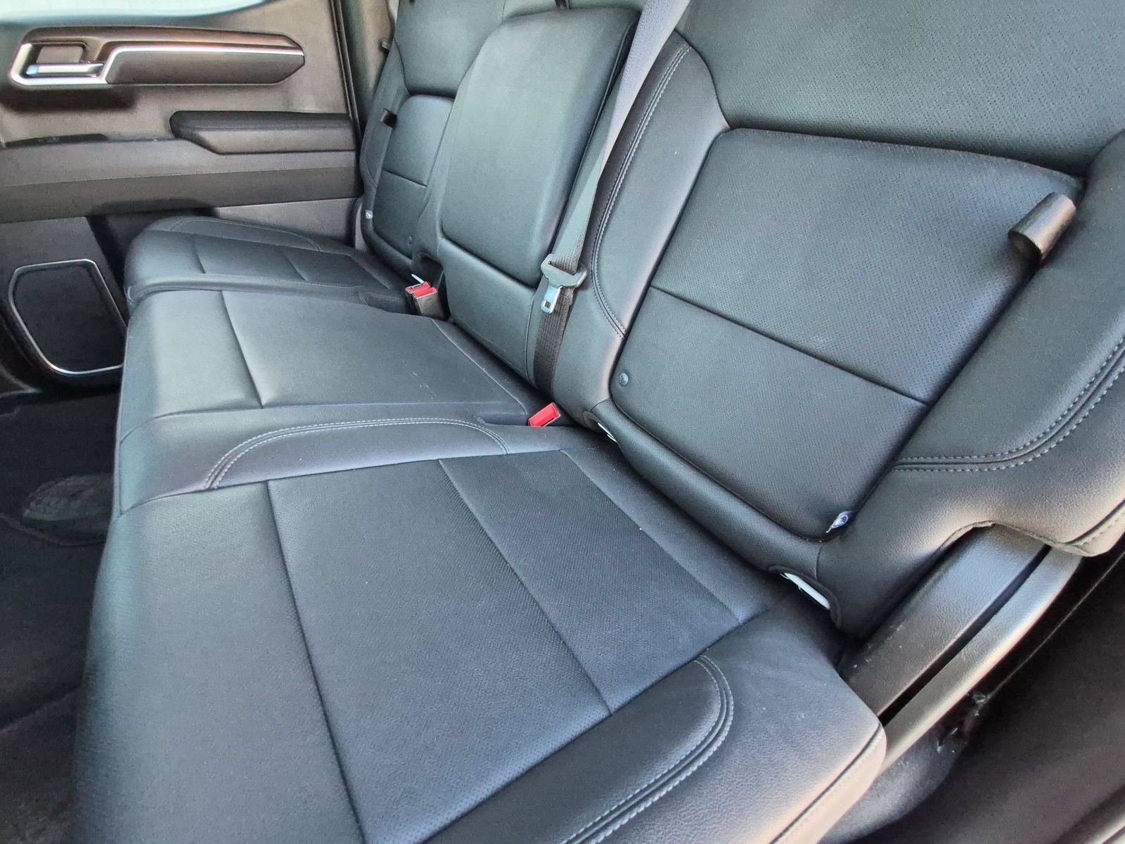 Used 2025 GMC Sierra 1500 SLT RWD image 28