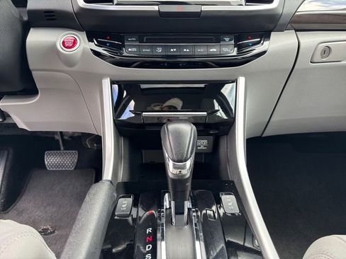 Used 2017 Honda Accord EX-L image 11