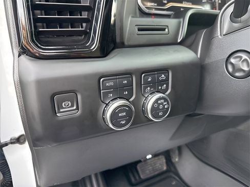 Used 2023 GMC Sierra 1500 AT4 image 24