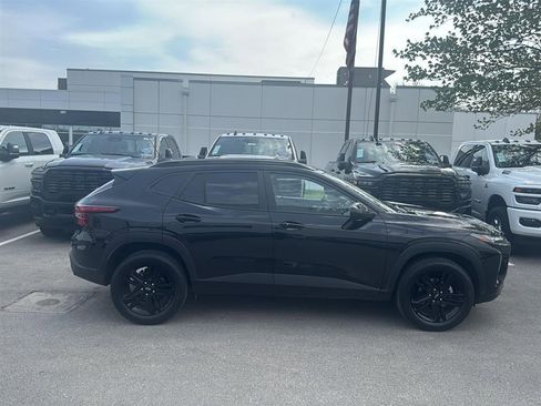 Used 2025 Chevrolet Trax ACTIV w/ Driver Confidence Package image 5