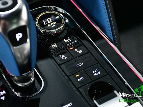 Used 2025 Bentley Flying Spur Plug-In Hybrid image 43