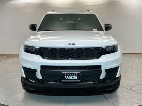 Used 2023 Jeep Grand Cherokee L Laredo AWD/4WD image 9
