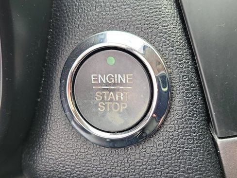 Certified 2019 Ford EcoSport SES image 31