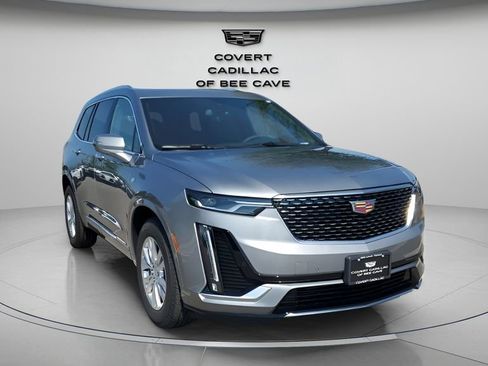 New 2025 Cadillac XT6 Luxury image 1