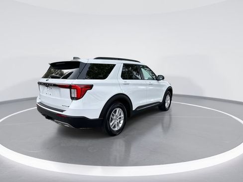 Used 2025 Ford Explorer Active w/ Active Comfort Package RWD image 8