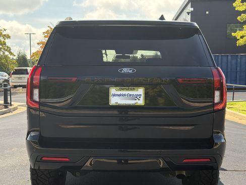 Used 2025 Ford Expedition Tremor AWD/4WD image 28