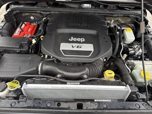 Used 2016 Jeep Wrangler Black Bear image 13