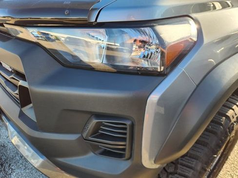 Used 2025 Chevrolet Colorado Trail Boss AWD/4WD image 6