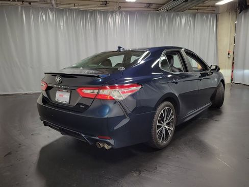 Used 2020 Toyota Camry SE FWD image 8