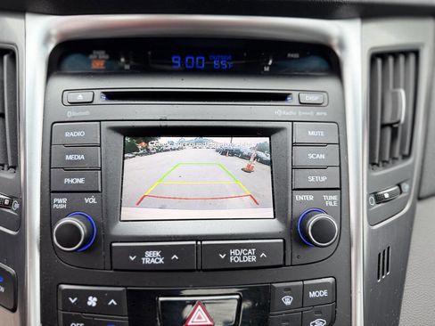 Used 2014 Hyundai Sonata Hybrid FWD image 16