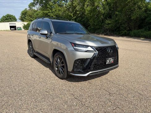 Used 2024 Lexus LX 600 F Sport AWD/4WD image 15