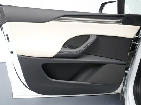 Used 2024 Tesla Model X Plaid image 31