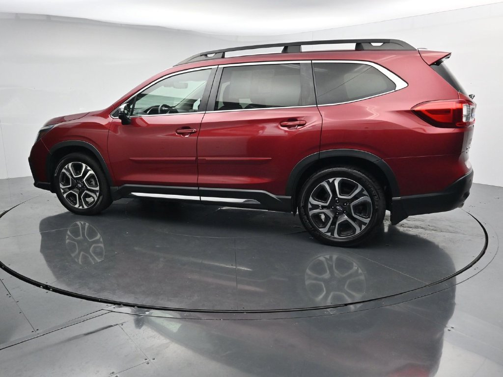 Used 2023 Subaru Ascent Limited w/ Technology Package AWD/4WD image 5