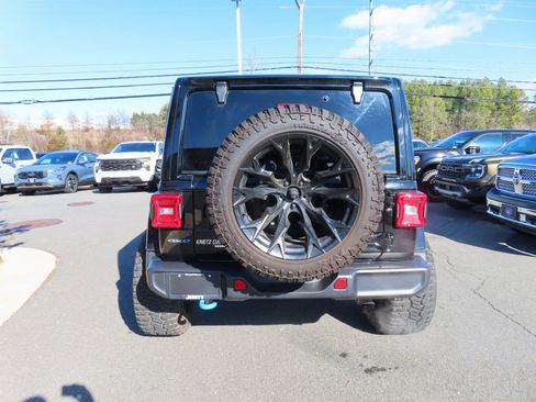 Used 2023 Jeep Wrangler Unlimited Sahara w/ Cold Weather Group image 6