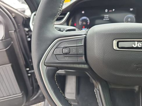 Used 2025 Jeep Grand Cherokee L Laredo w/ Luxury Tech Group I RWD image 19
