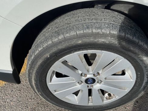 Used 2017 Subaru Outback 2.5i Premium image 22