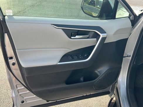 Certified 2023 Toyota RAV4 XLE FWD image 16