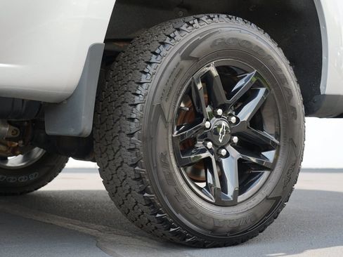 Certified 2022 Chevrolet Silverado 1500 LT Trail Boss w/ Safety Package AWD/4WD image 33