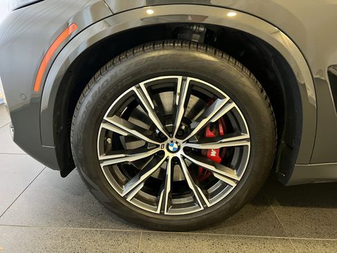 Used 2025 BMW X5 M60i image 10