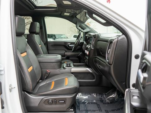 Used 2021 GMC Sierra 2500 AT4 w/ AT4 Preferred Package image 10