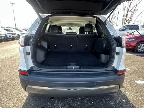 Used 2020 Jeep Cherokee Limited image 13