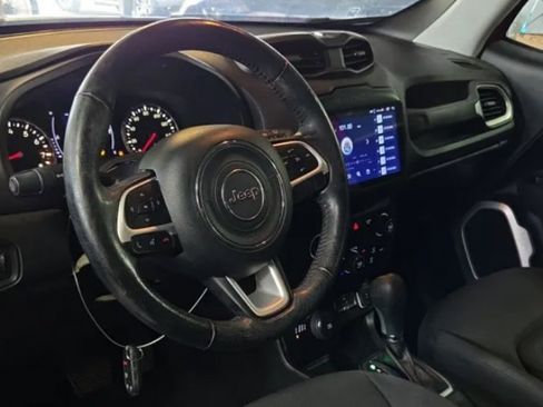 Used 2018 Jeep Renegade Latitude w/ Cold Weather Group AWD/4WD image 8