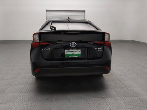 Used 2021 Toyota Prius XLE image 6