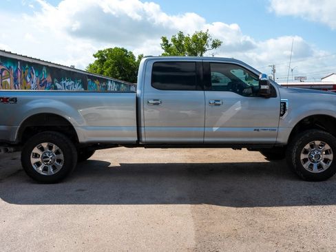 Used 2020 Ford F250 Lariat w/ Lariat Ultimate Package AWD/4WD image 5